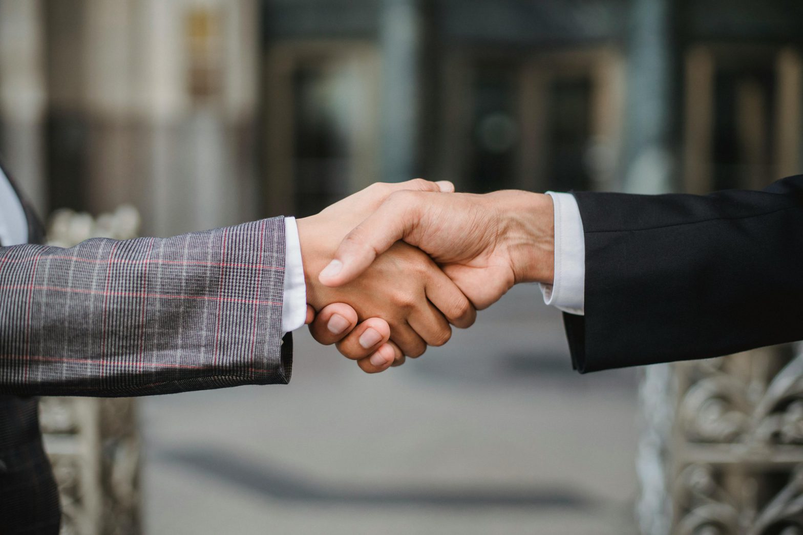 Qu'est-ce que la vente et leaseback et comment cela peut-il aider votre entreprise ? cover