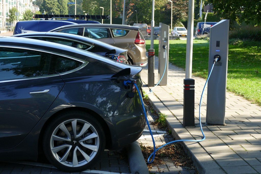 Laadpalen en laadinfrastructuur leasen: hoe financier je de overstap naar elektrisch rijden?