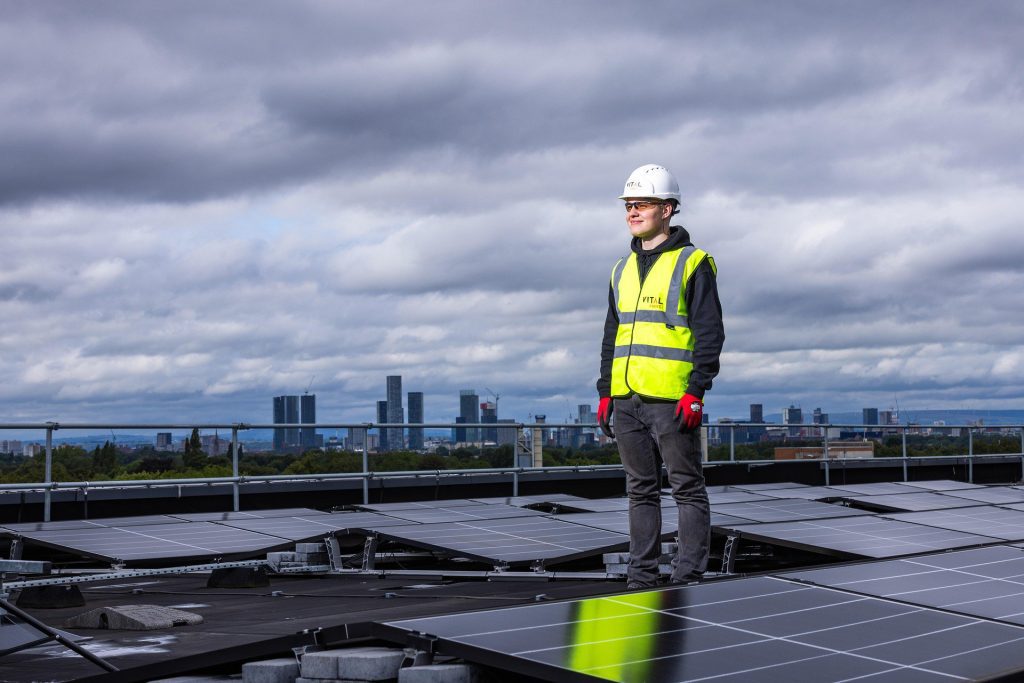 Zonnepanelen en energie-installaties leasen: verduurzamen zonder investeringsbudget